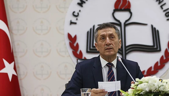 Bakan Selçuk: Öğretmen performans kriteri uygulamayacağız