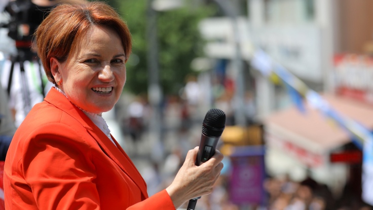 Akşener yeniden adaylık sinyali verdi