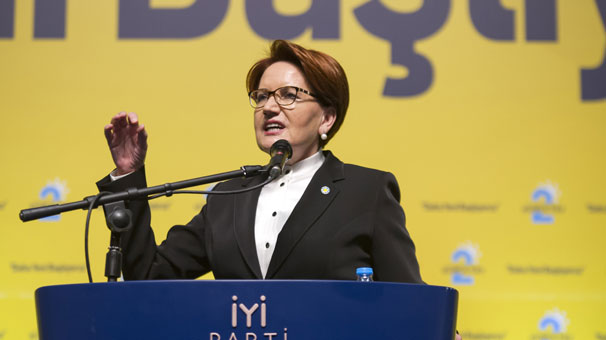 Meral Akşener yeniden genel başkan