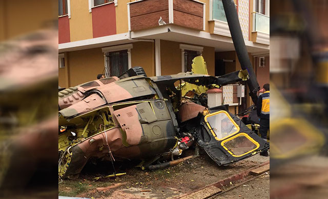 İstanbul’da askeri helikopter düştü