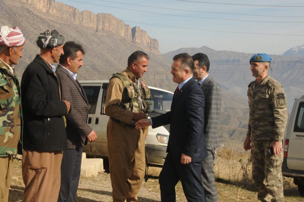 Hakkari Valisi Akbıyık, Yeni İlçe Olan Derecik’i Ziyaret Etti