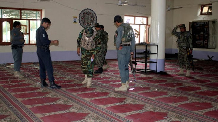 Afganistan’da camiye saldırı: 26 kişi öldü