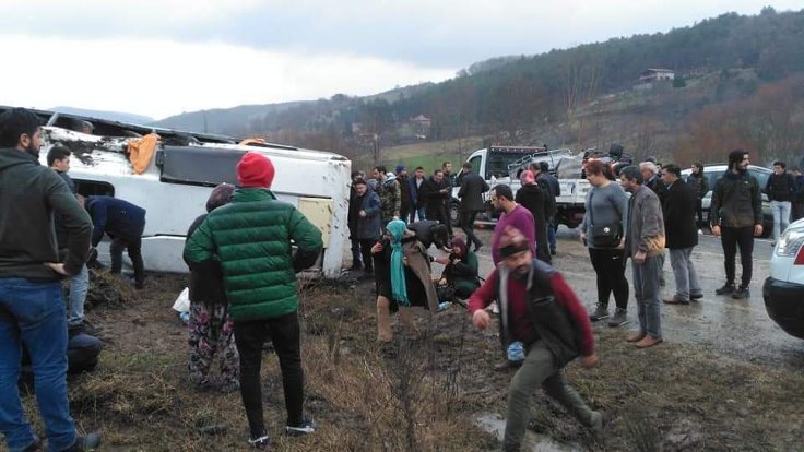 Bursa’da cenaze dönüşü kaza: 19 yaralı