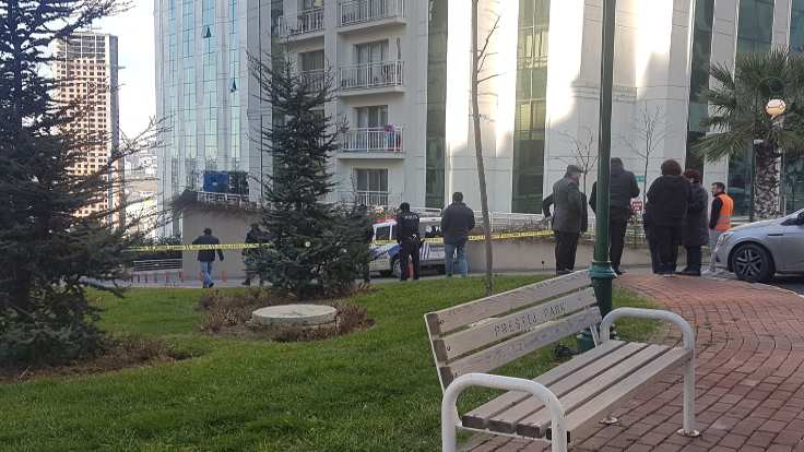 Poşetten el bombası ve mermiler çıktı