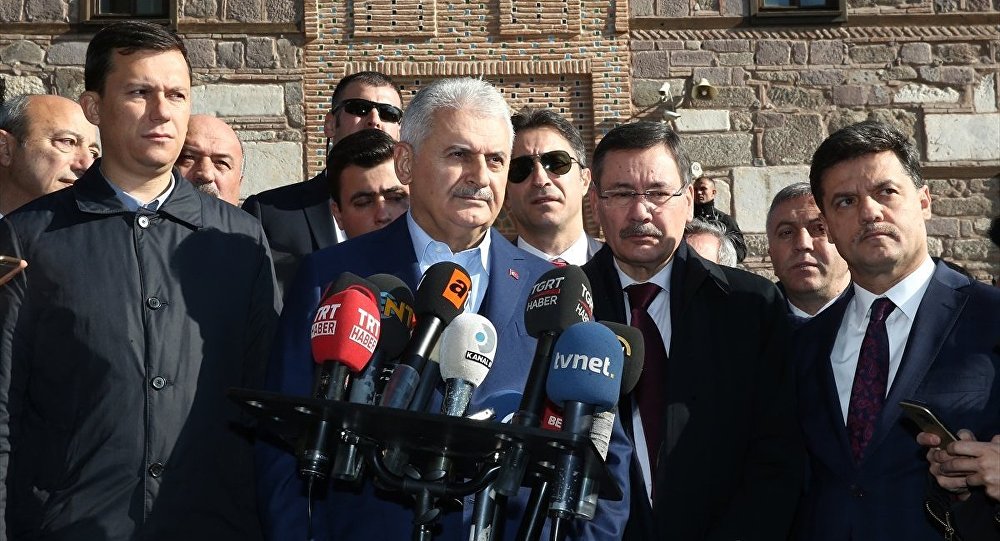 ‘Yıldırım’ın istifa nedeni hukuk değil, anketler’