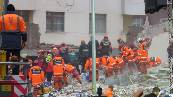 Kartal’da çöken binada ölü sayısı 11’e yükseldi