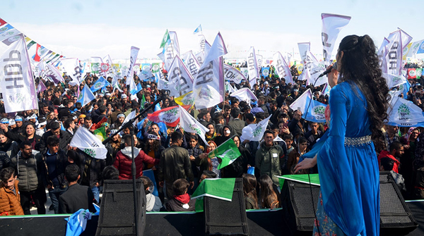 Yüksekova’da renkli Newroz kutlaması