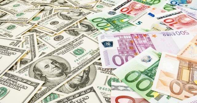 Dolar ve euro güne yatay başladı