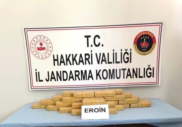 Yüksekova ve Derecik ilçelerinde 71 kilo 490 gram eroin ele geçirildi