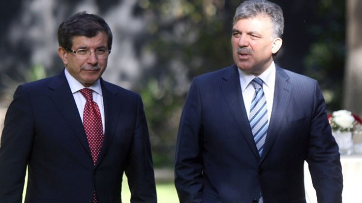 Abdullah Gül ve Ahmet Davutoğlu’ndan kayyım tepkisi