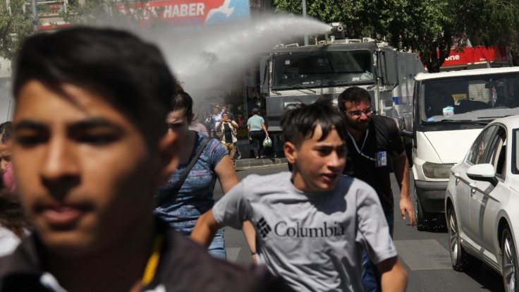 Diyarbakır’da kayyım protestosu devam ediyor