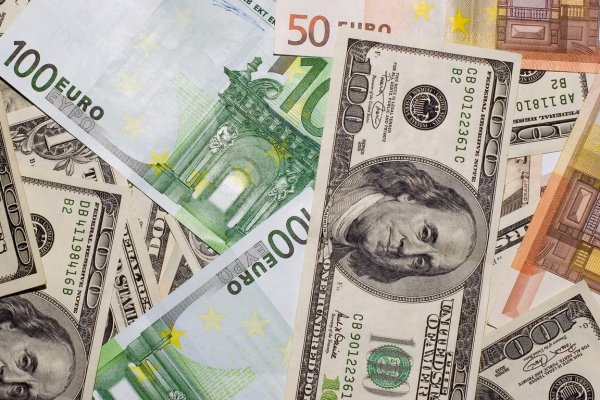 Dolar ve Euro’da Yükseliş Sürüyor