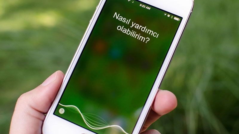 Apple Siri konuşmalarını dinlediği için özür diledi