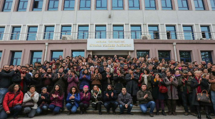 İhraç edilen akademisyenler öğrenci olarak üniversiteye dönüyor!