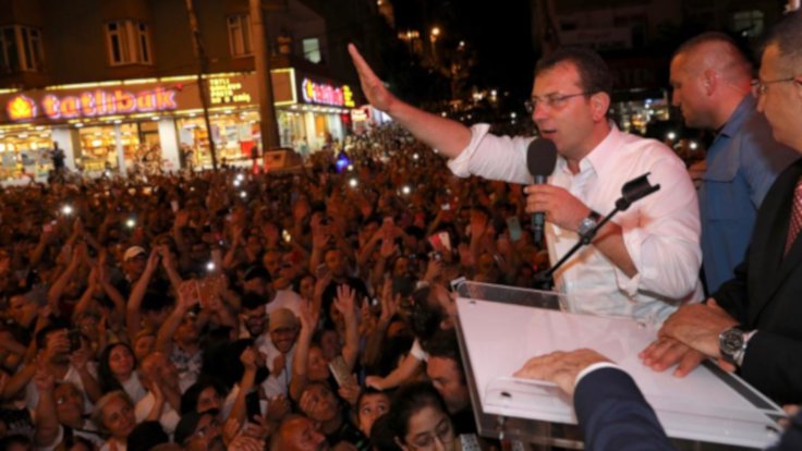 İmamoğlu’na yoğun ilgi iftarı mitinge dönüştürdü