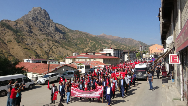 Şemdinli’de, ‘Barış Pınarı Harekatı’na destek yürüyüşü