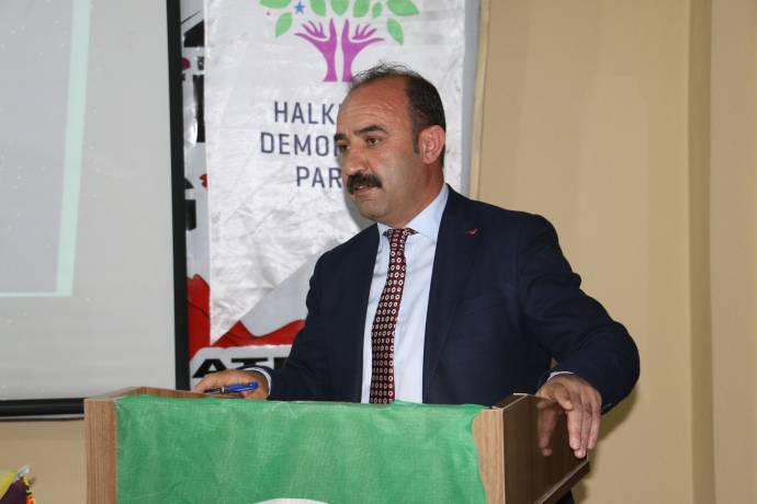 Hakkari Belediye Eşbaşkanı Cihan Karaman tutuklandı