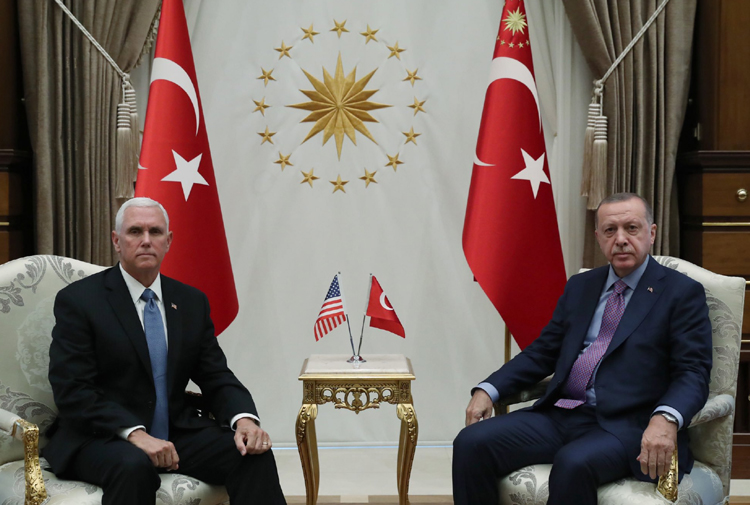 Mike Pence: YPG 5 gün içinde güvenli bölgeden çekilecek