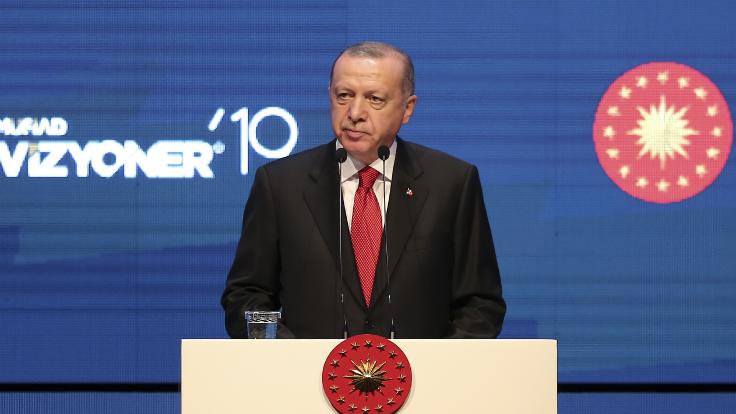 Erdoğan: Bizi içimizden atılan güller yaraladı