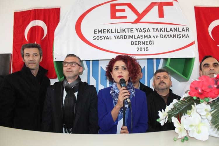 EYT’liler vazgeçmiyor: Erdoğan’la görüşmek istiyoruz