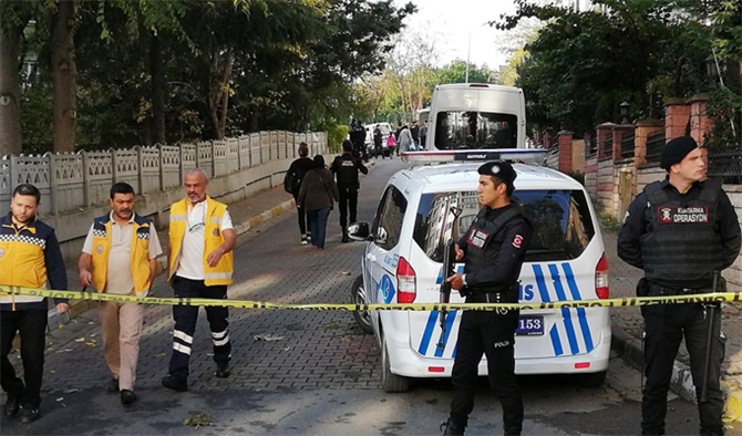 Bakırköy’de 3 kişi ölü bulundu: Yine siyanür