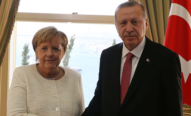 Erdoğan ile Merkel telefonla görüştü