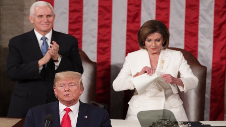 Pelosi, Kongre’de Trump’ın konuşmasını yırttı!