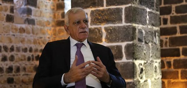 Ahmet Türk’ün Akşener ve Bahçeli’ye uzattığı el…