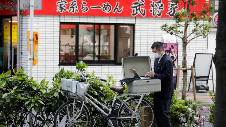 Japonya’da yeni vaka sayısı 100’ün altına düştü