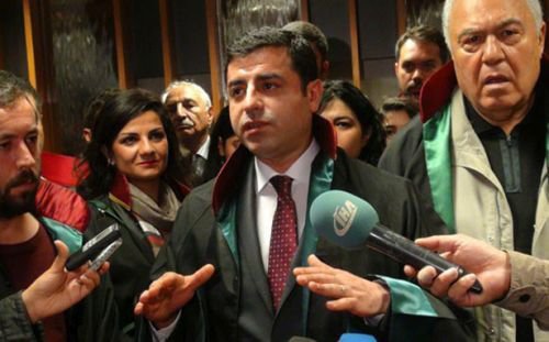 Selahattin Demirtaş’tan avukatlara: Yanınızdayım