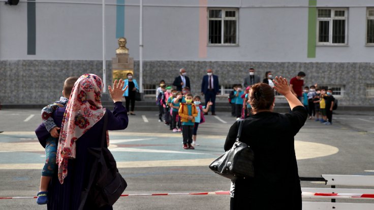 Okullarda yüz yüze eğitim başladı