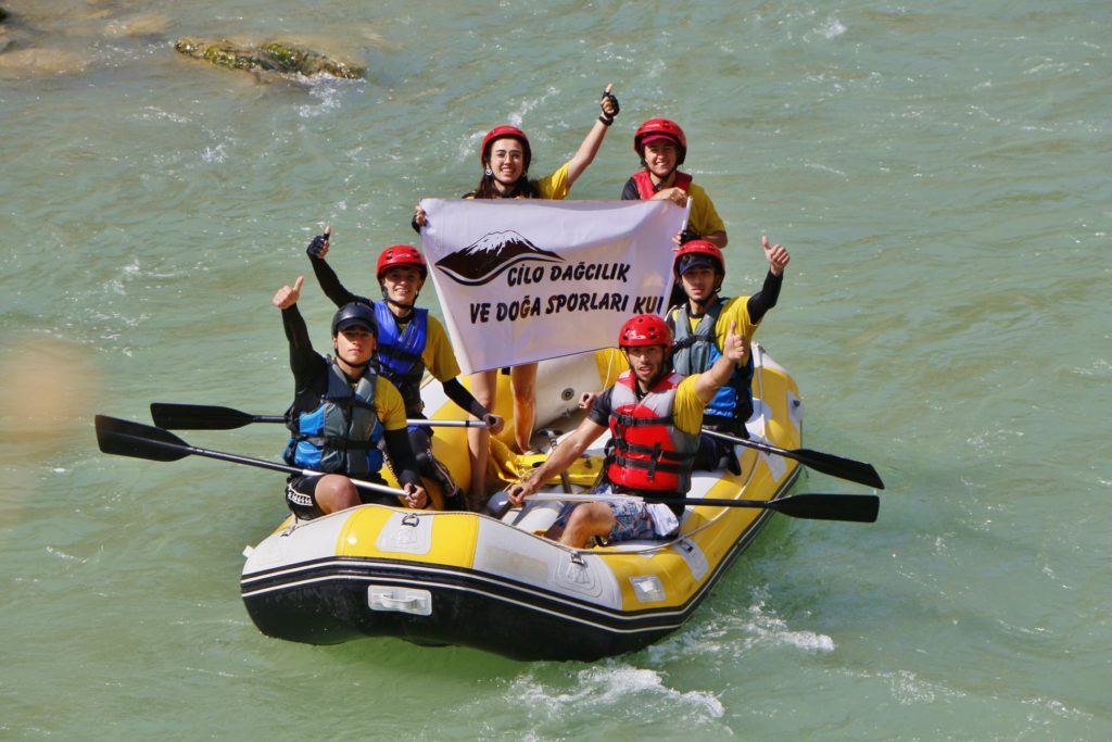 Zap Nehri’nde rafting heyecanı