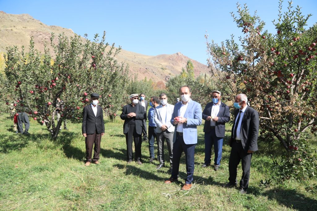 Kapalı Çarşı esnaflığından İran sınırındaki meyve bahçesine uzanan hayat