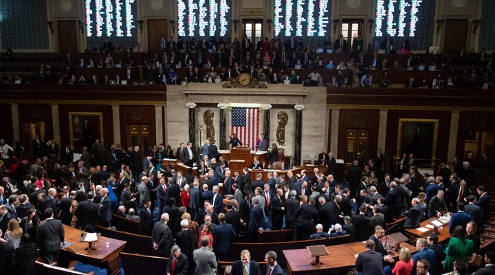 ABD Temsilciler Meclisi’nde Trump’a yönelik azil maddesi onaylandı