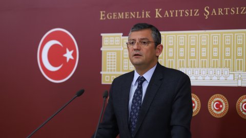 CHP’li Özel’den kongre yorumu: İnanın hep birlikte utanıyoruz