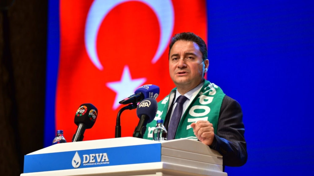 Babacan: Bir yıllık partiyiz hükümete yön veriyoruz