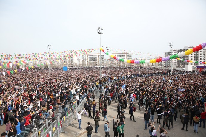 Diyarbakır’daki Newroz kutlamalarına yoğun katılım