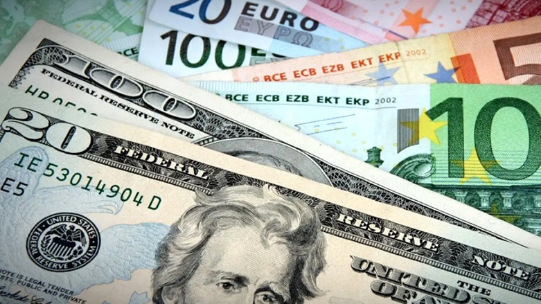 Dolar ve euroda haftanın ilk rakamları