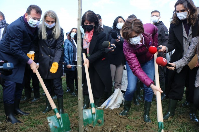 İmamoğlu davet etti, Pervin Buldan açılışa katıldı