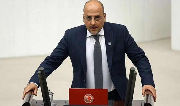 Ahmet Şık hakkında iki ayrı soruşturma başlatıldı