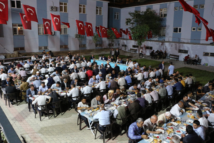 Kaymakam Yakup Güven’in onuruna veda yemeği verildi