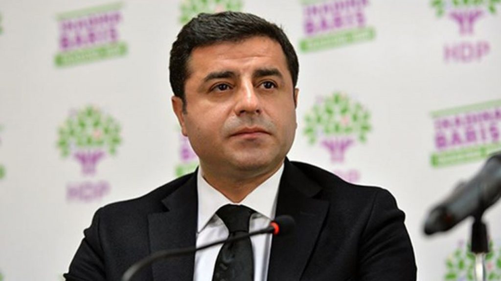 Selahattin Demirtaş: Cezaevi koşullarımızda ciddi sınırlama ve tehdit var