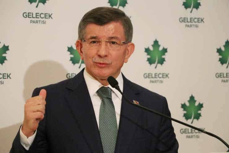 Davutoğlu: Suriyeliler, Kürtler için federasyon kararı alırsa Türkiye saygı göstermeli