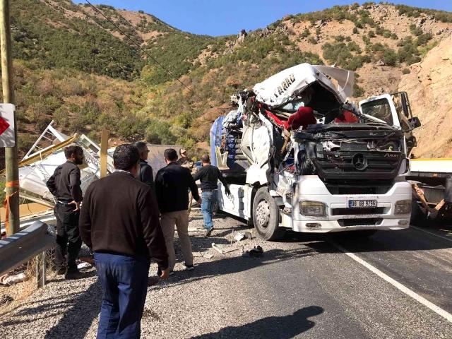 Şemdinli’de trafik kazası: 1 ölü