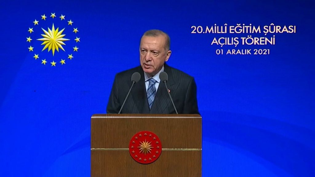 Erdoğan: Sözleşmeli-kadrolu öğretmen ayrımı kaldırılacak