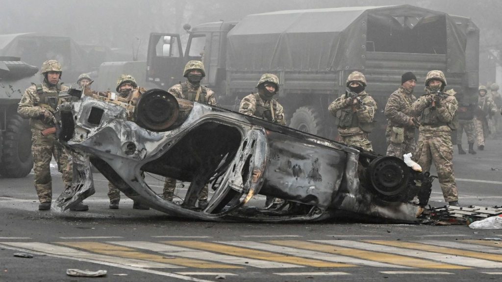 Kazakistan’daki zam protestoları: KGAÖ barış gücü gönderiyor