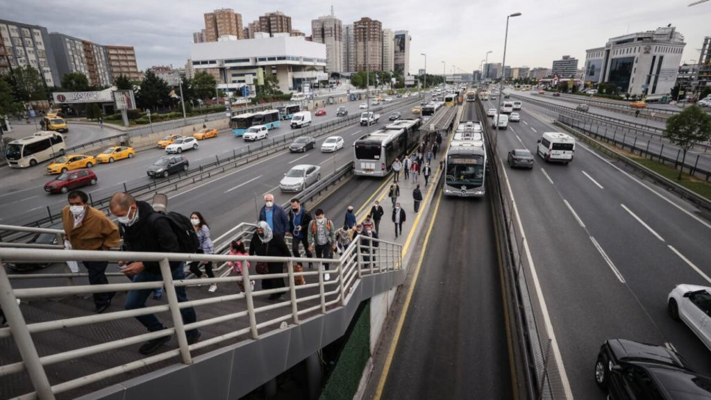 İstanbul’da sağlık çalışanlarının ücretsiz ulaşım hakkı uzatıldı