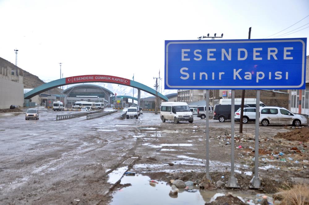 Esendere Sınır Kapısı tekrar geçişlere açıldı