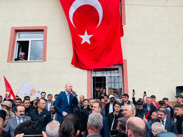 İçişleri Bakanı Süleyman Soylu, Şemdinli’yi ziyaret etti