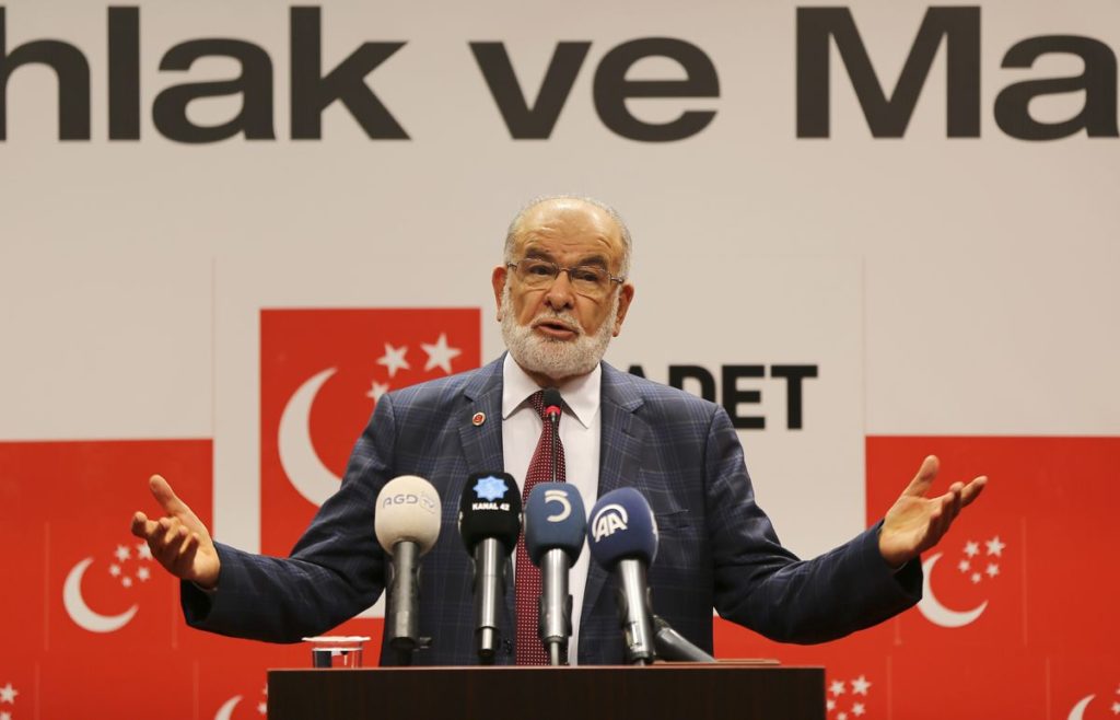 Karamollaoğlu: Siyasiler akıllarını başlarına alsın